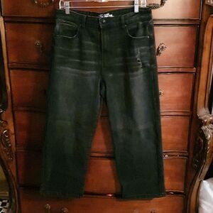 Ladies No Boundaries Black Distressed Denim Cropped HiRise Wide Leg Jeans sz 15
